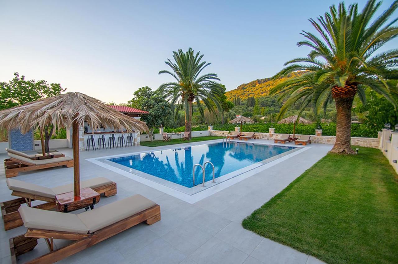 Zissis Villa & Pool 5Min Drive To Beach Kato Yerakarion ภายนอก รูปภาพ