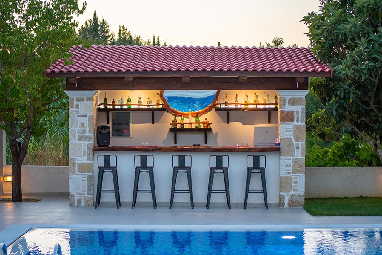 Zissis Villa & Pool 5Min Drive To Beach Kato Yerakarion ภายนอก รูปภาพ